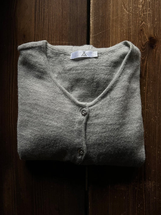 Preloved Alpa neuletakki 100 % alpakanvillaa, vaaleanharmaa, S Siloa Secondhand – huollettu ja kuntotarkastettu