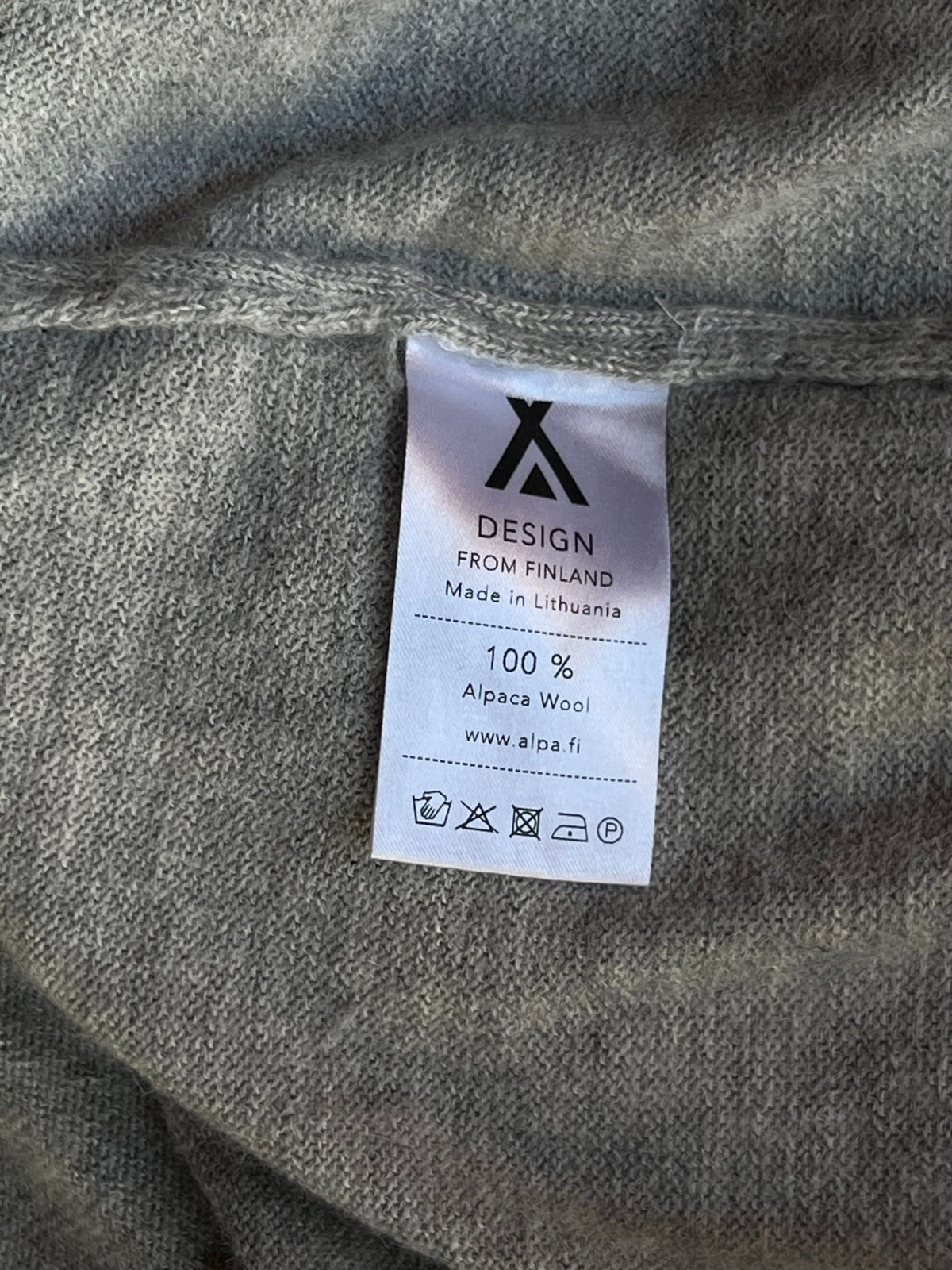 Preloved Alpa neuletakki 100 % alpakanvillaa, vaaleanharmaa, S Siloa Secondhand – huollettu ja kuntotarkastettu