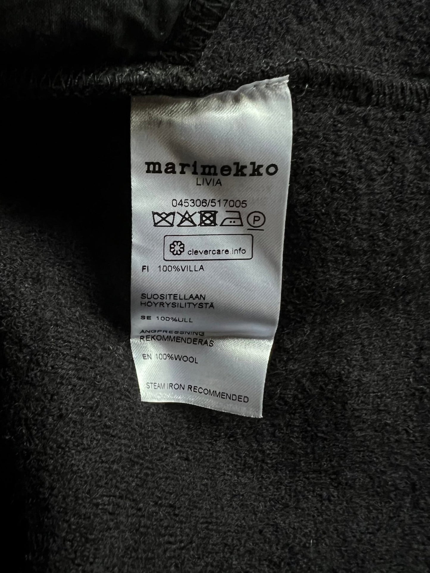 Preloved Marimekko neuletakki 100 % villaa, musta, M Siloa Secondhand – huollettu ja kuntotarkastettu