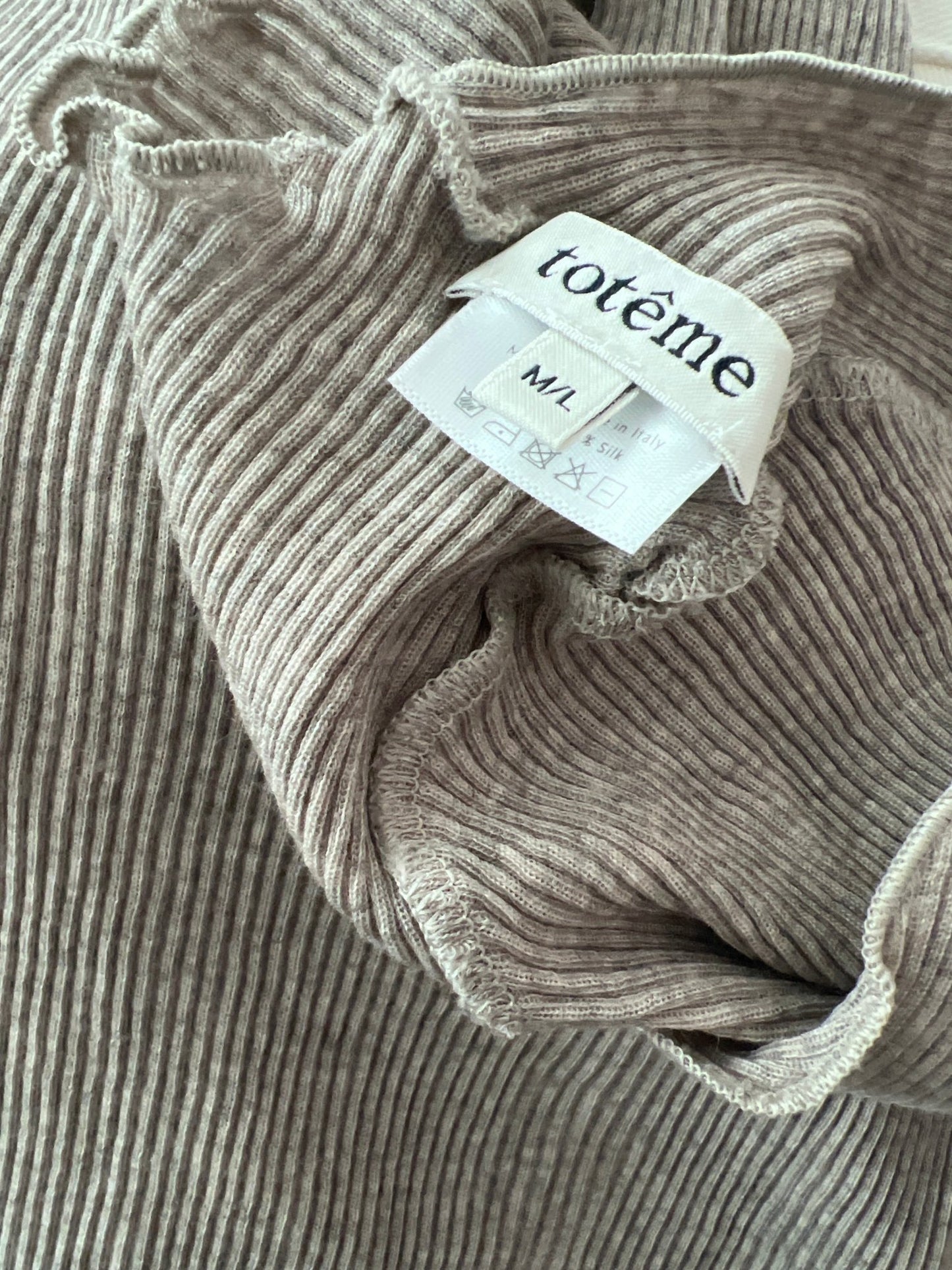 Preloved Toteme pusero, 85 % villa, 15 % silkki, beige - harmaa, koko M/L Siloa Secondhand – huollettu ja kuntotarkastettu