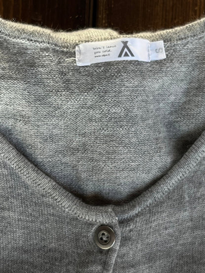 Preloved Alpa neuletakki 100 % alpakanvillaa, vaaleanharmaa, S Siloa Secondhand – huollettu ja kuntotarkastettu