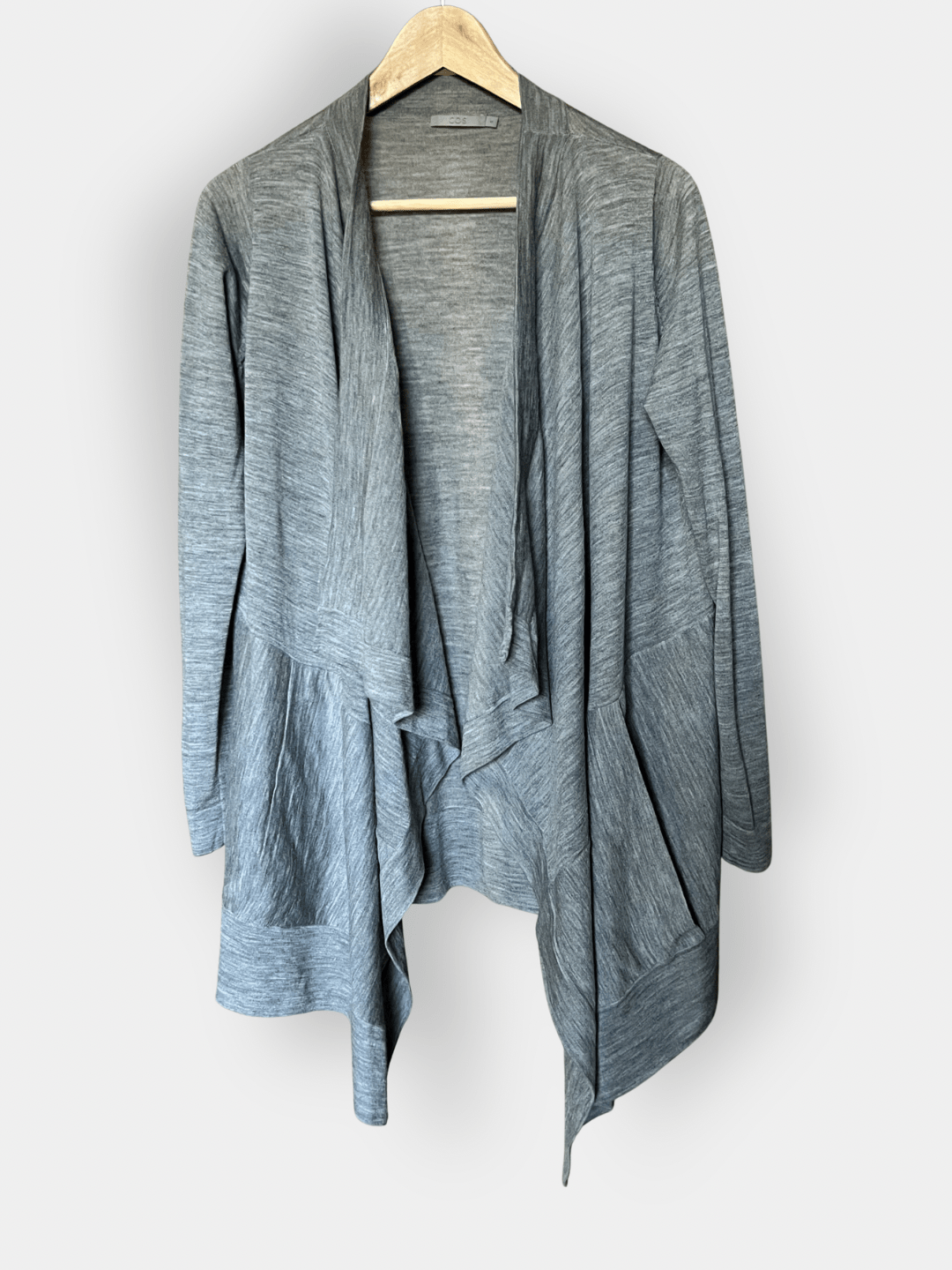 Preloved COS merinovilla neuletakki vyöllä, harmaa, koko S Siloa Secondhand – huollettu ja kuntotarkastettu