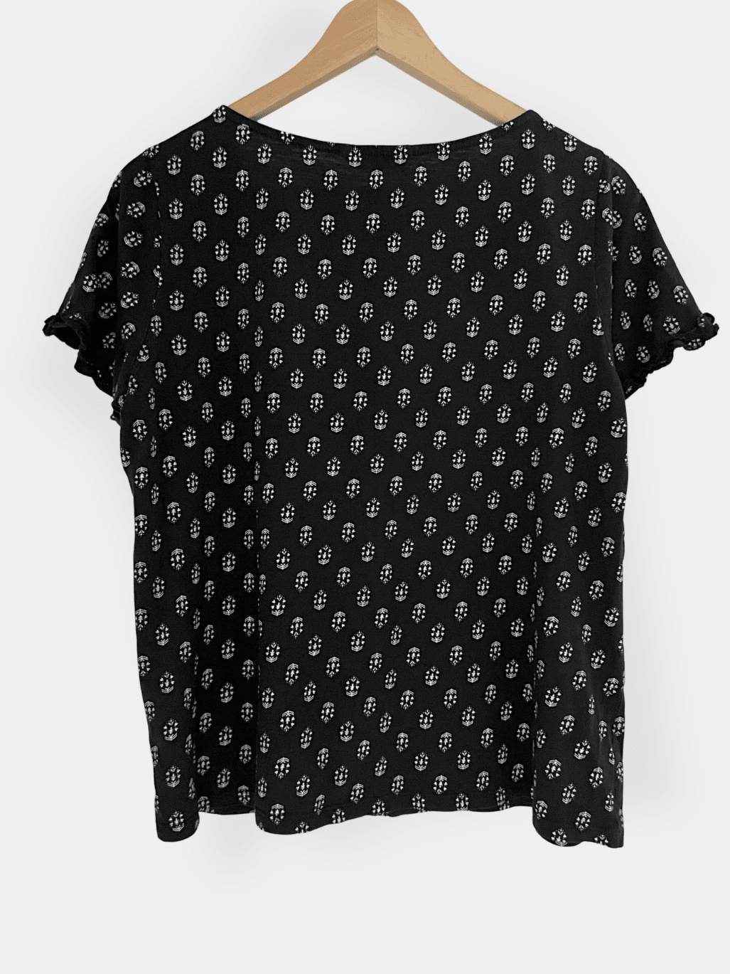 Preloved Ellos puuvillapusero, musta/valkoinen, M Siloa Secondhand – huollettu ja kuntotarkastettu