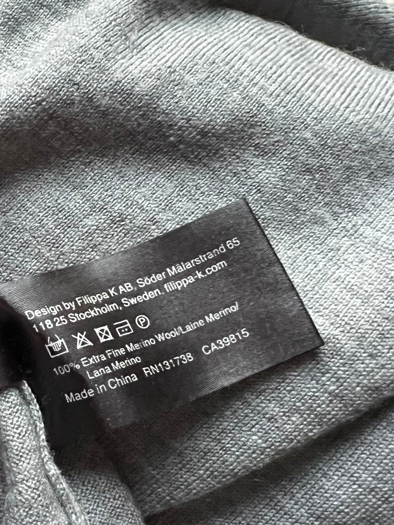 Preloved Filippa K 100 % merinovilla neulepaita, harmaa, koko M Siloa Secondhand – huollettu ja kuntotarkastettu