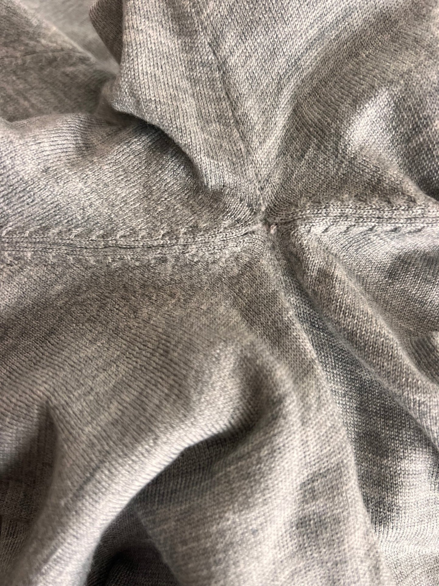 Preloved Filippa K 100 % merinovilla neulepaita, harmaa, koko M Siloa Secondhand – huollettu ja kuntotarkastettu