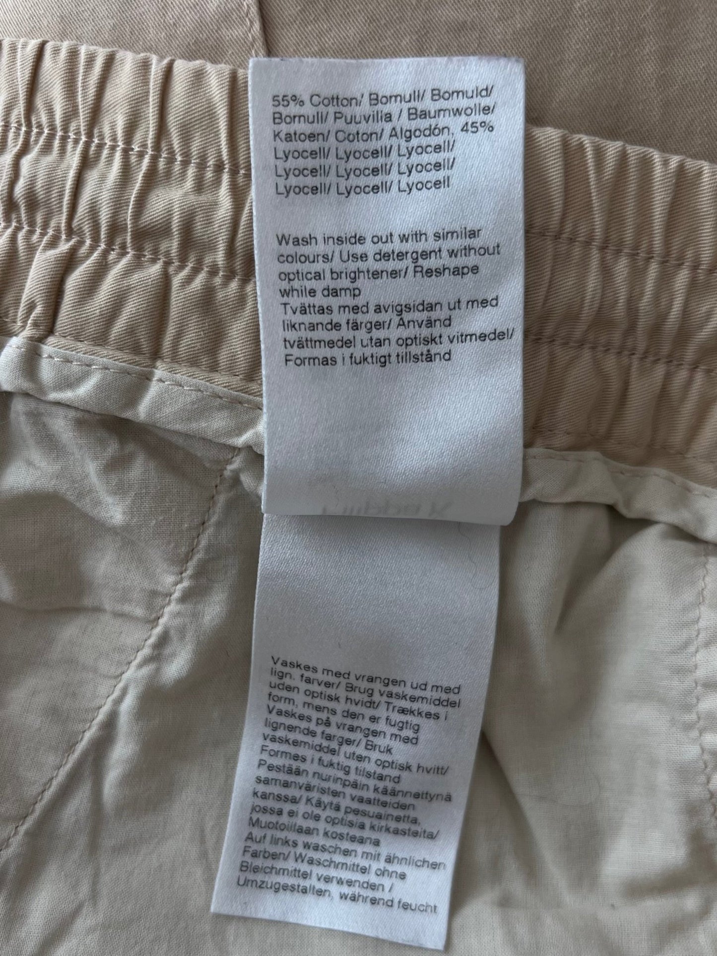 Preloved Filippa K housut, beige, L Siloa Secondhand – huollettu ja kuntotarkastettu