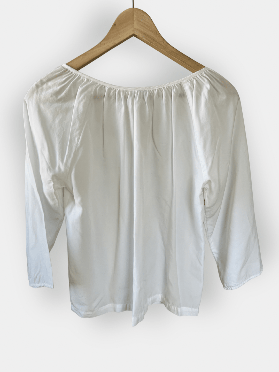 Preloved Filippa K pusero, valkoinen, S Siloa Secondhand – huollettu ja kuntotarkastettu