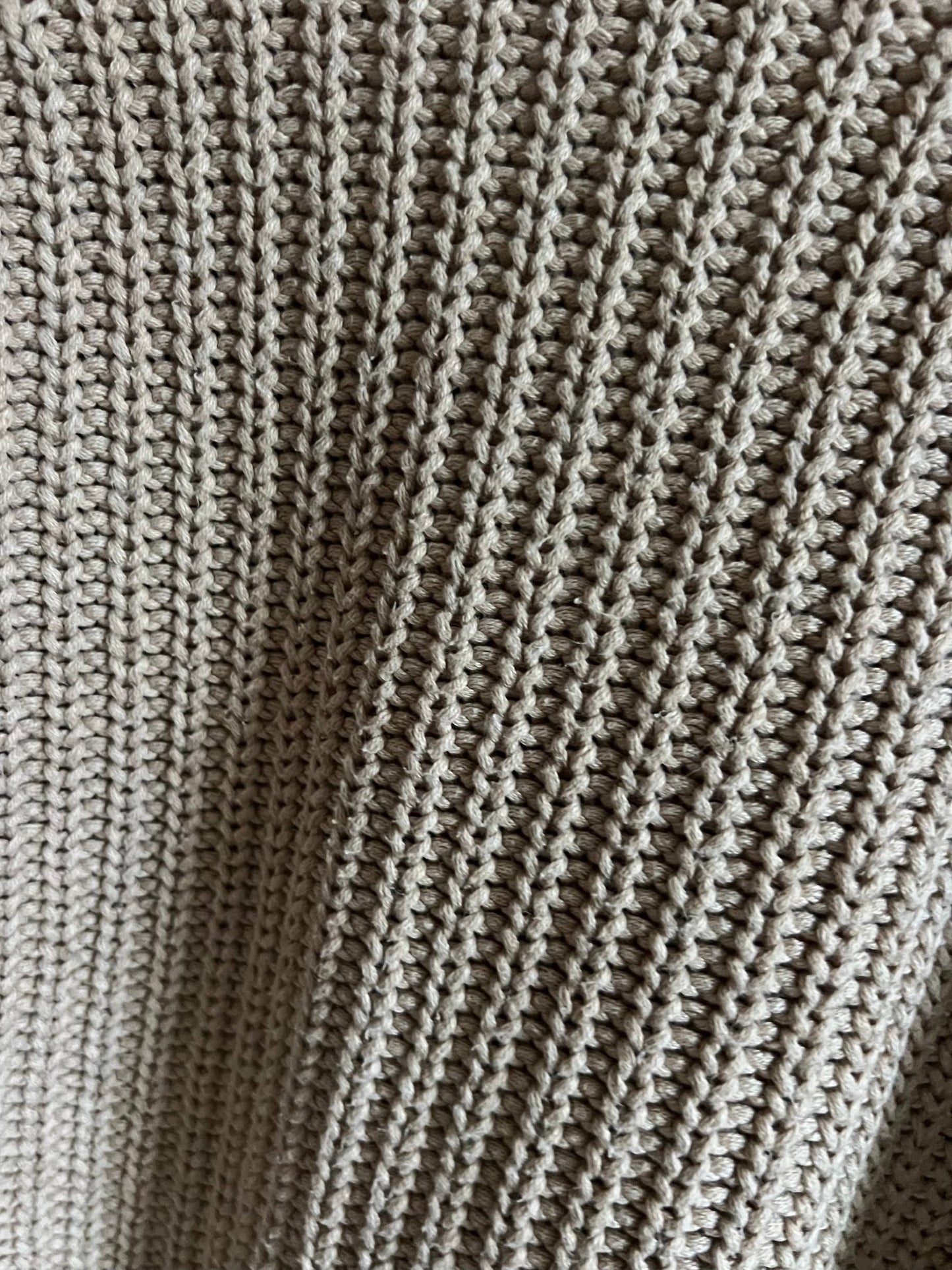 Preloved GAP 100% puuvilla neulepusero, beige, koko M Siloa Secondhand – huollettu ja kuntotarkastettu