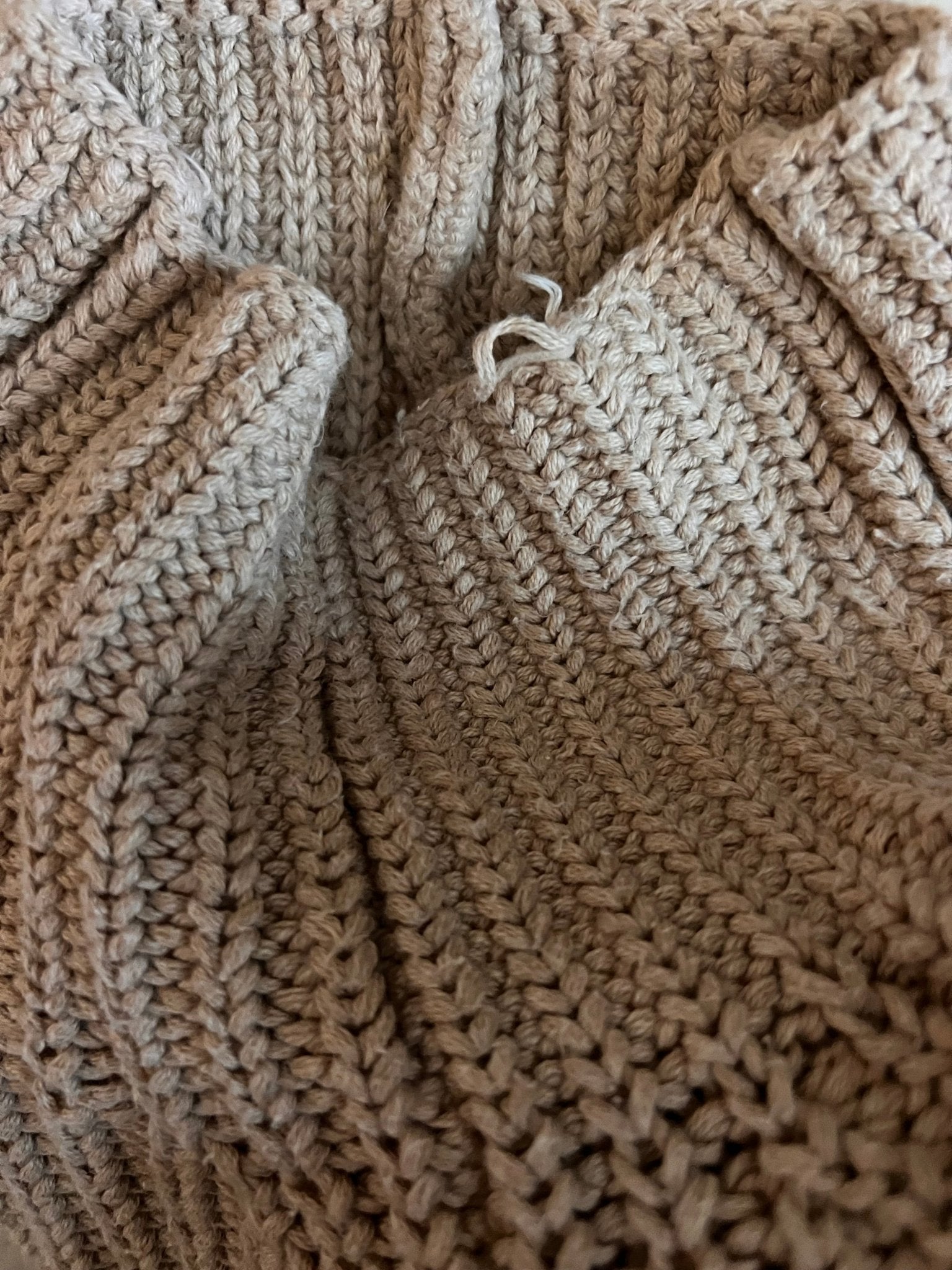 Preloved GAP 100% puuvilla neulepusero, beige, koko M Siloa Secondhand – huollettu ja kuntotarkastettu