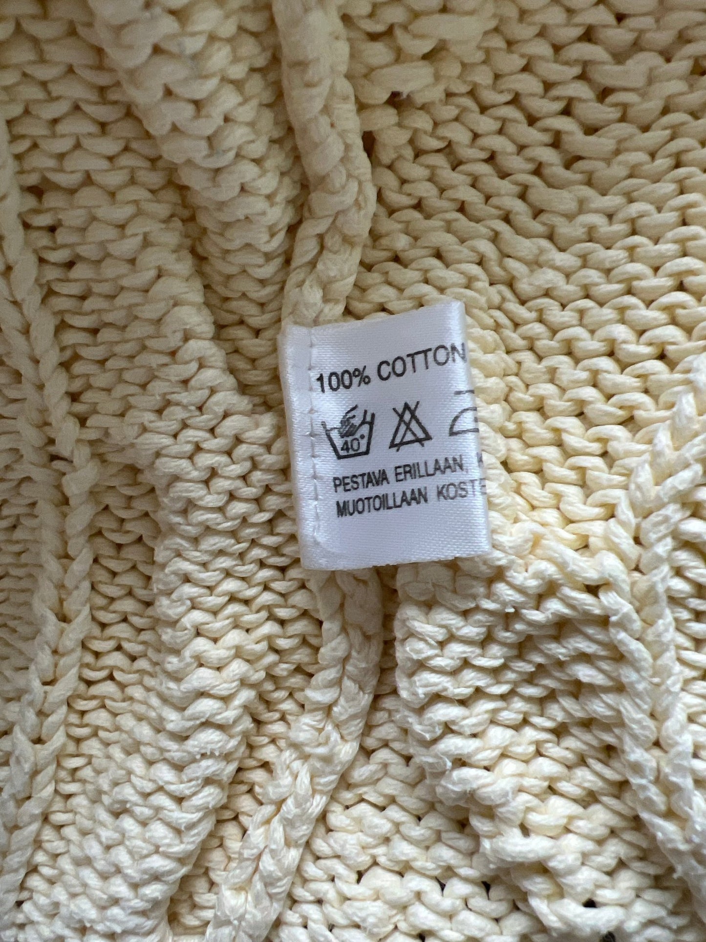 Preloved La Belle puuvillaneule, vaaleankeltainen, L Siloa Secondhand – huollettu ja kuntotarkastettu