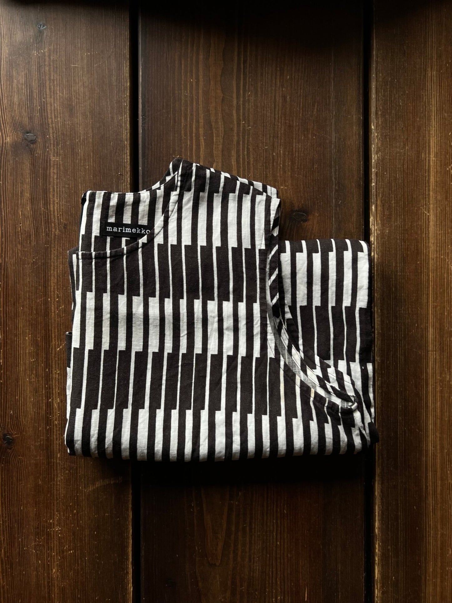 Preloved Marimekko pellavatunika, musta-valkoinen, M Siloa Secondhand – huollettu ja kuntotarkastettu