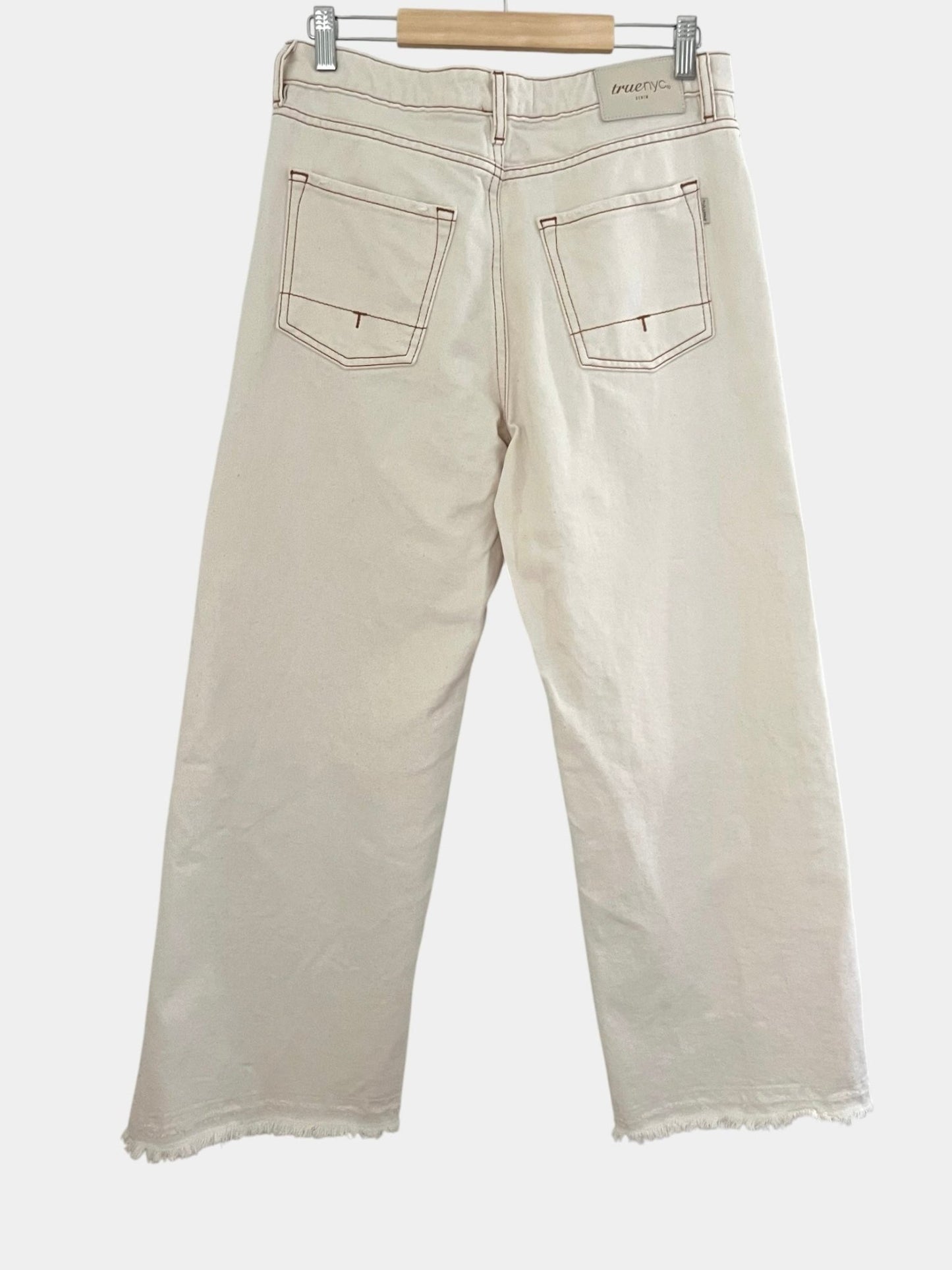Preloved True Nyc puuvillafarkut, luonnonvalkoinen, S Siloa Secondhand – huollettu ja kuntotarkastettu