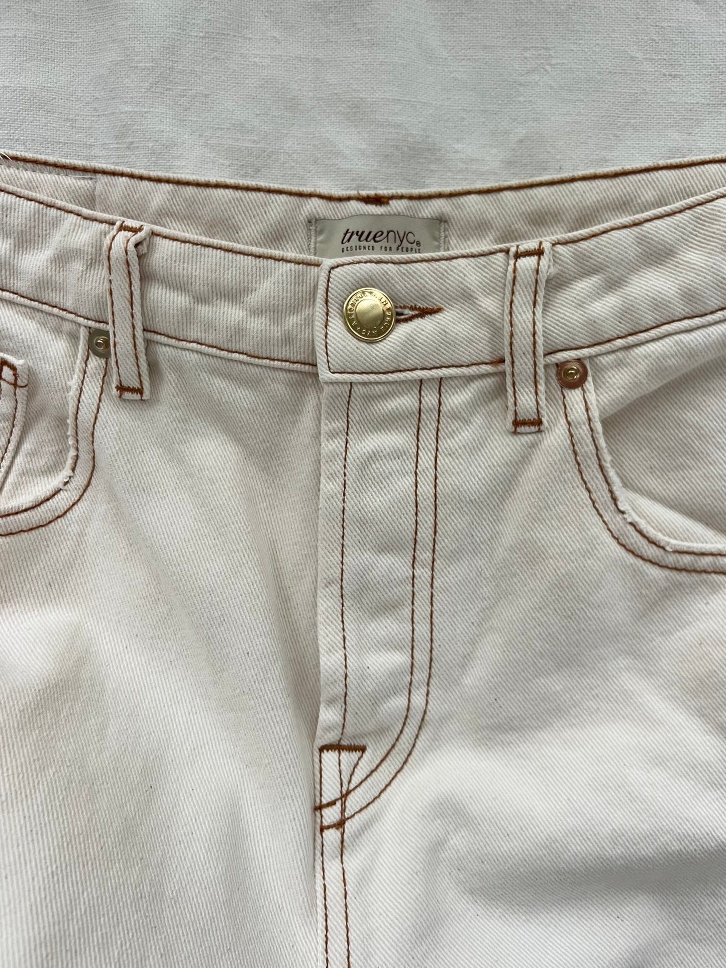 Preloved True Nyc puuvillafarkut, luonnonvalkoinen, S Siloa Secondhand – huollettu ja kuntotarkastettu