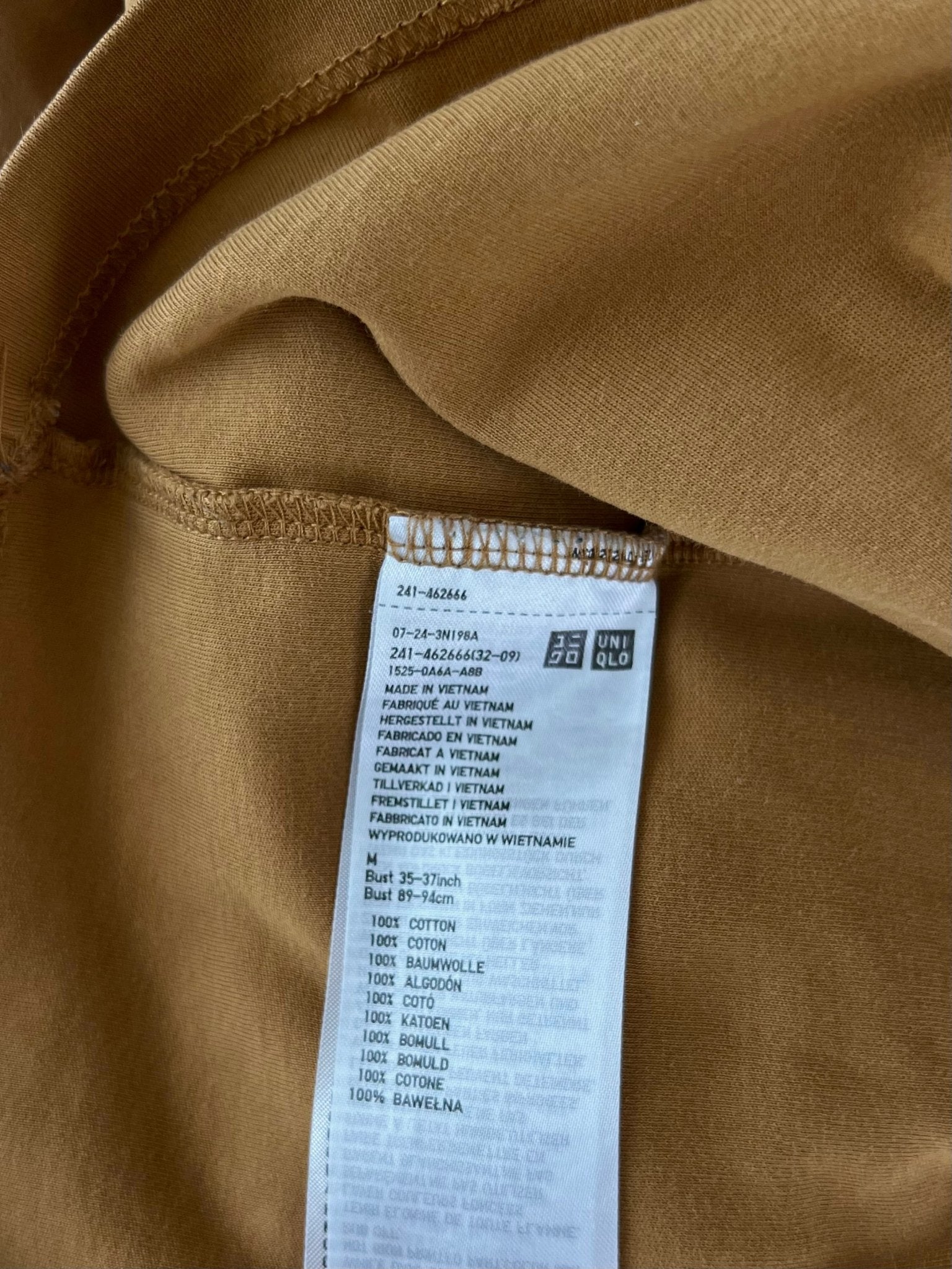 Preloved UNIQLO puuvilla t - paita, okra, M Siloa Secondhand – huollettu ja kuntotarkastettu