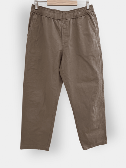 Preloved UNIQLO puuvillahousut, ruskea, M Siloa Secondhand – huollettu ja kuntotarkastettu